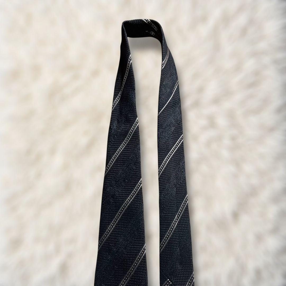 【新品✨】ブルガリ ストライプ柄 セッテピエゲ 暗濃紺白 ジャガード ネクタイ