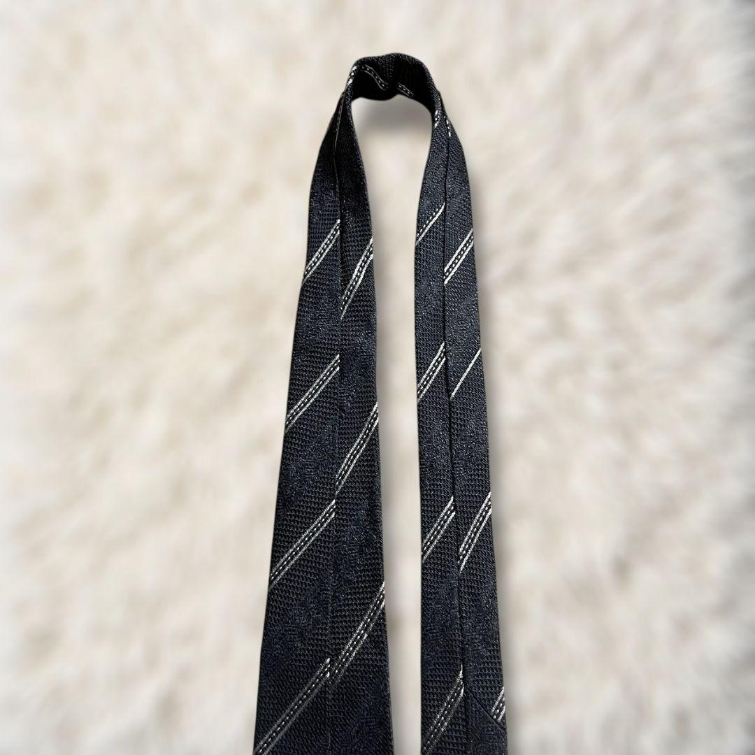 【新品✨】ブルガリ ストライプ柄 セッテピエゲ 暗濃紺白 ジャガード ネクタイ