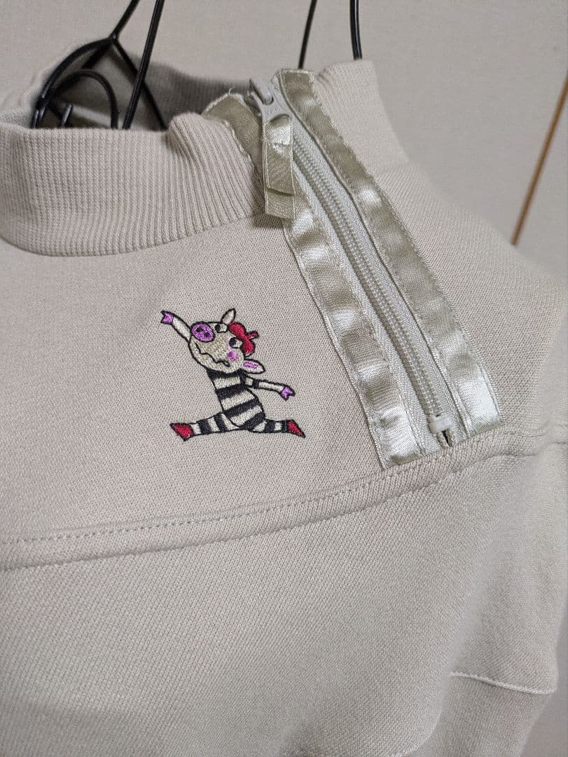 アルベロベロ♥️ぶたさん羊さん刺繍アップリケチュニック