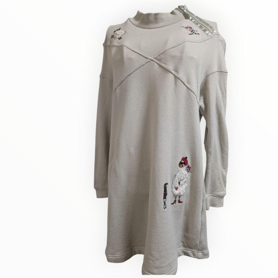 アルベロベロ♥️ぶたさん羊さん刺繍アップリケチュニック