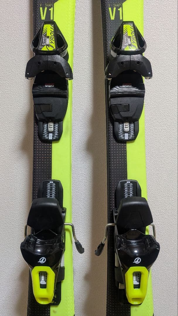 ✨12/4 12:00までお値下げ中✨HEAD　スキー板　130cm