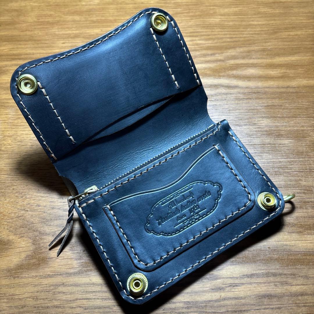 らららー　二つ折りミドルウォレット 糸ベージュ　刻印丸囲い