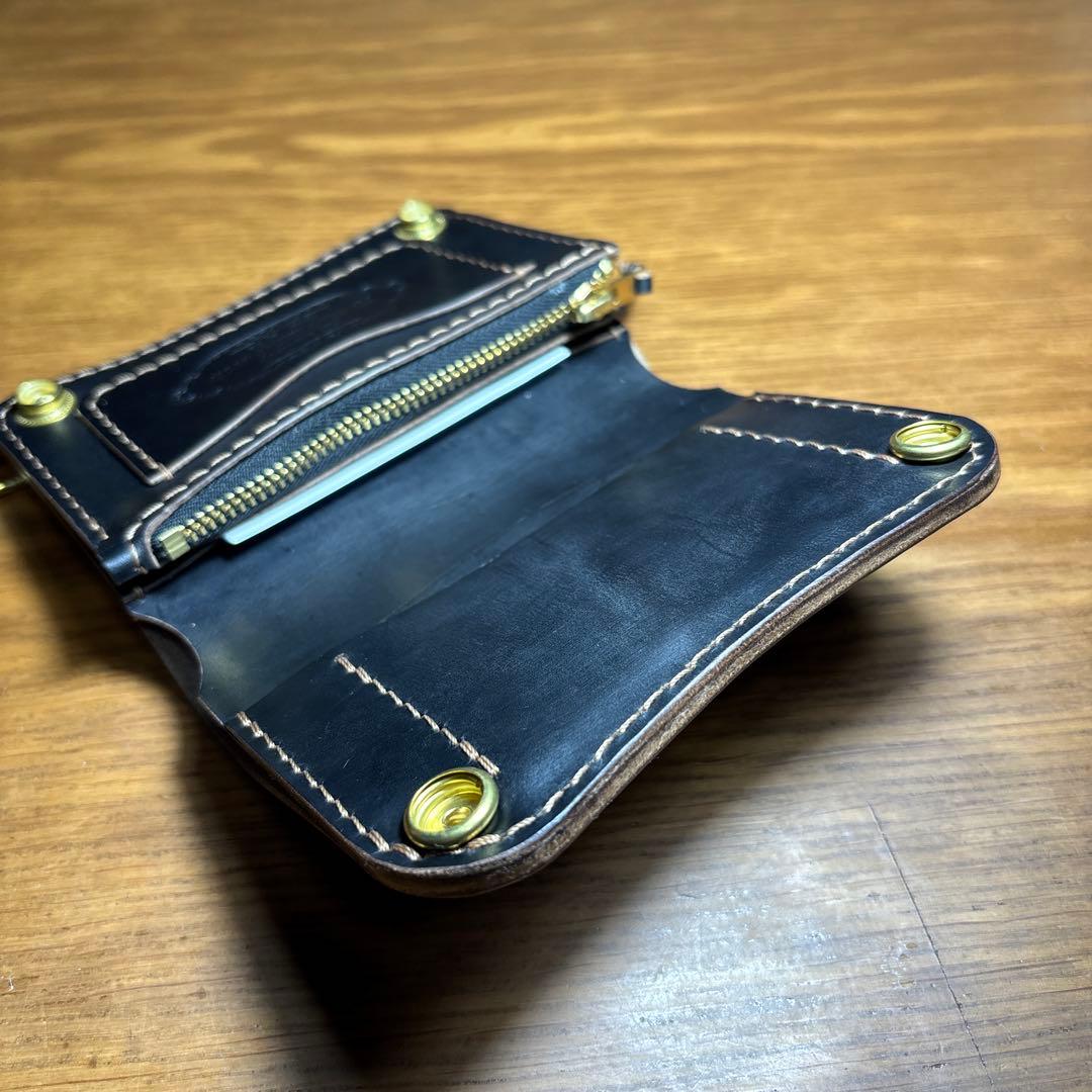 らららー　二つ折りミドルウォレット 糸ベージュ　刻印丸囲い