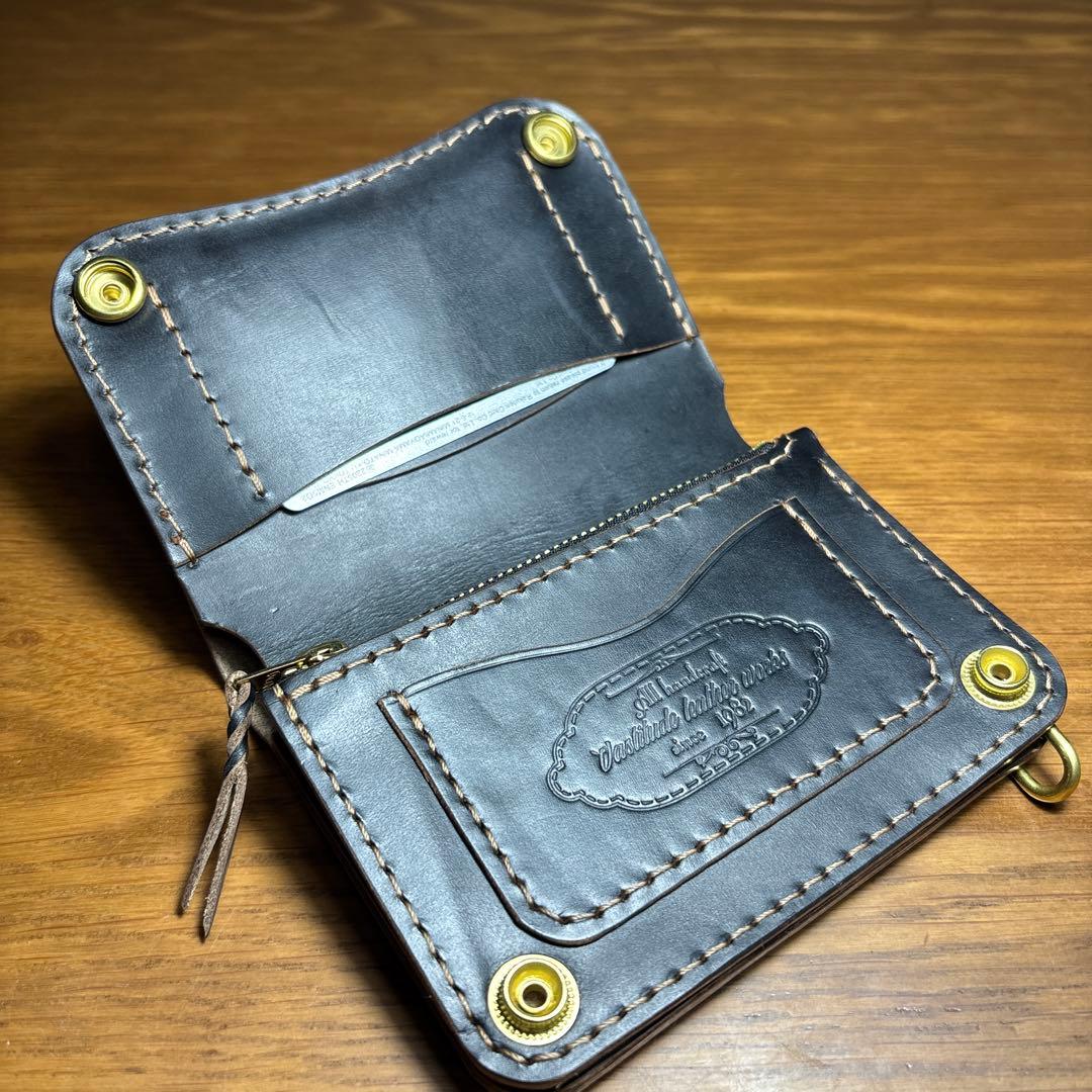 らららー　二つ折りミドルウォレット 糸ベージュ　刻印丸囲い