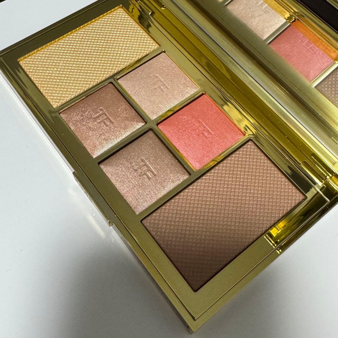 TOM FORD シェイド アンド イルミネイト フェース アンド アイパレット