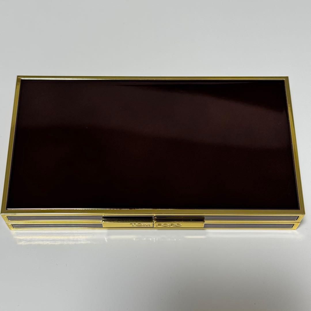TOM FORD シェイド アンド イルミネイト フェース アンド アイパレット