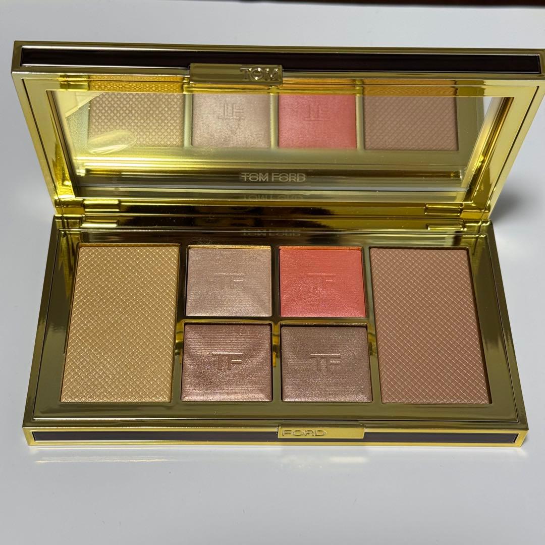 TOM FORD シェイド アンド イルミネイト フェース アンド アイパレット