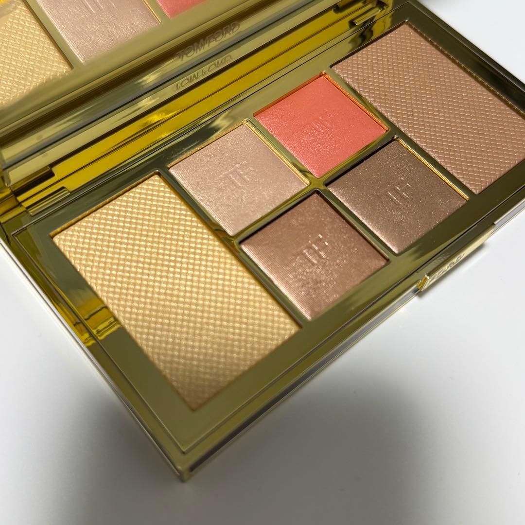 TOM FORD シェイド アンド イルミネイト フェース アンド アイパレット