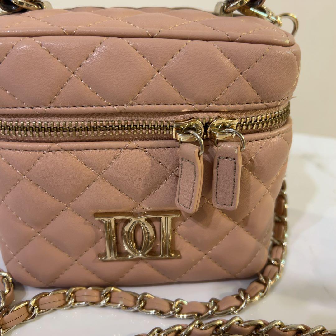 Darich ゴールドパーツキルティングスクエアミニバッグ