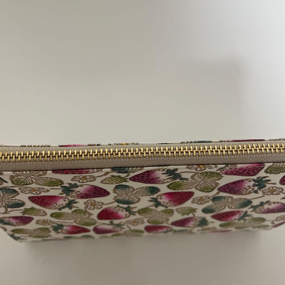 文庫屋大関　いちご柄ポーチ　新品未使用　完売品