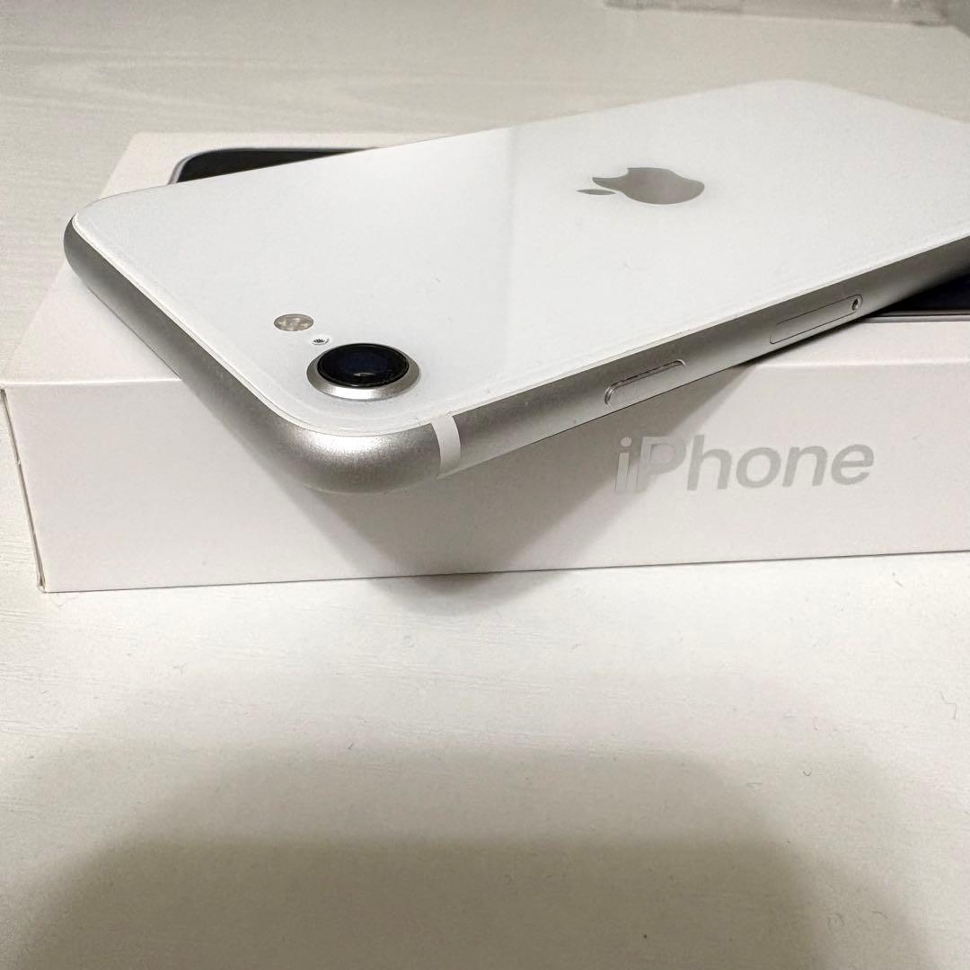 【SIMフリー 初期化済】Apple iPhone SE2 64GB ホワイト