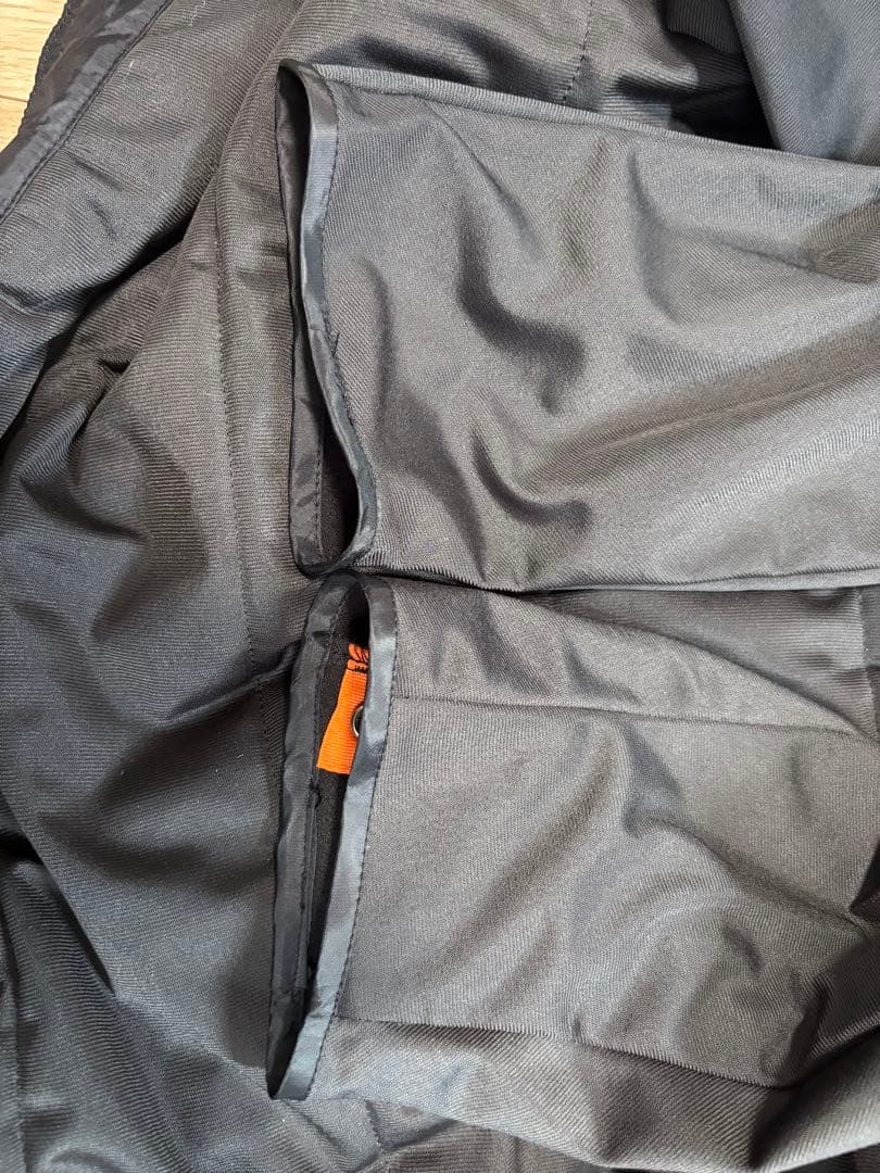 HYOD 秋冬用ジャケット　Mサイズ ブラック 純正ハンガー付き