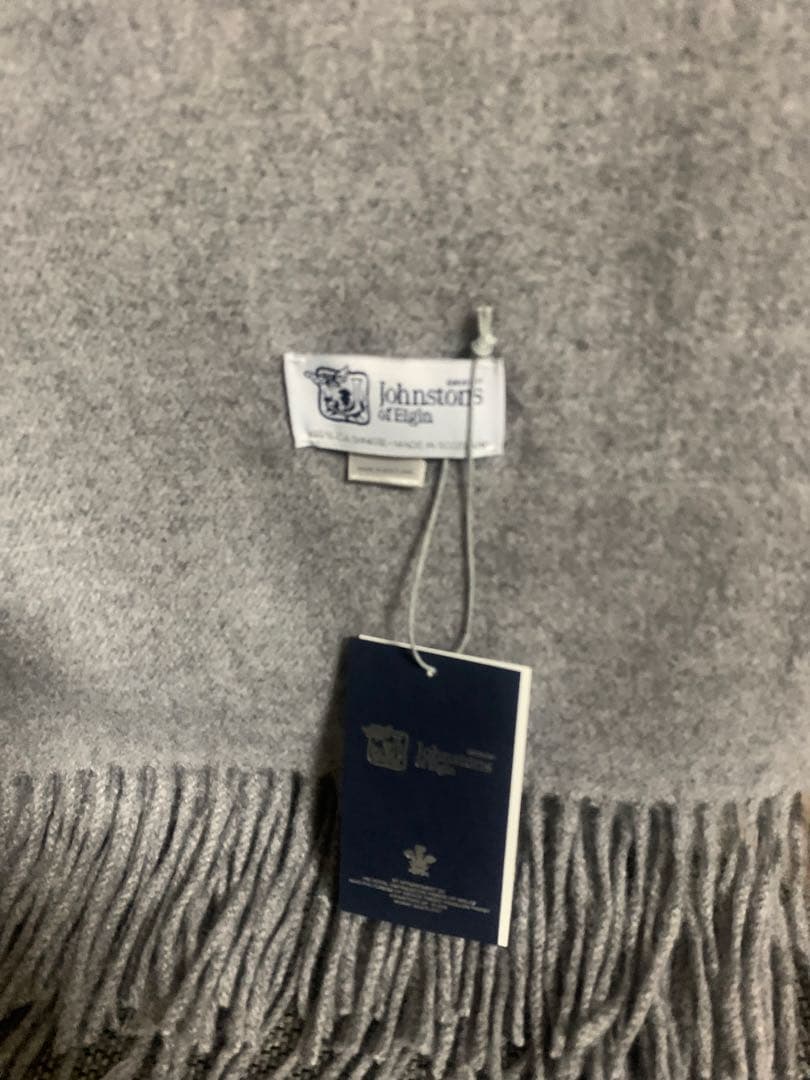 大*臣様 ジョンストンズ スカーフブラック 大判ブラック カシミヤ ストール　グ