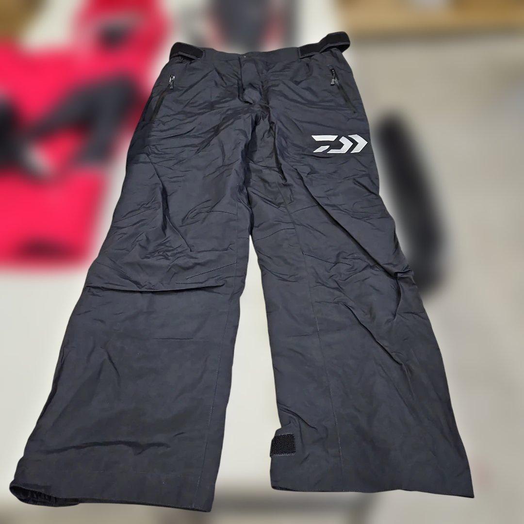 【DAIWA】【美品】フィッシングスーツ(上下セット)とキャップ