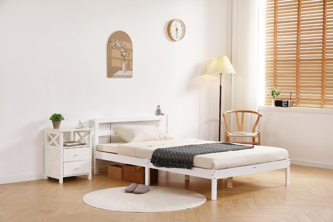 お得セール！10％OFFコンセント付き天然木ベッドフレーム　SD・WHITE