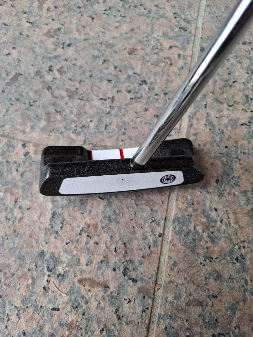 Odyssey White Hot パター