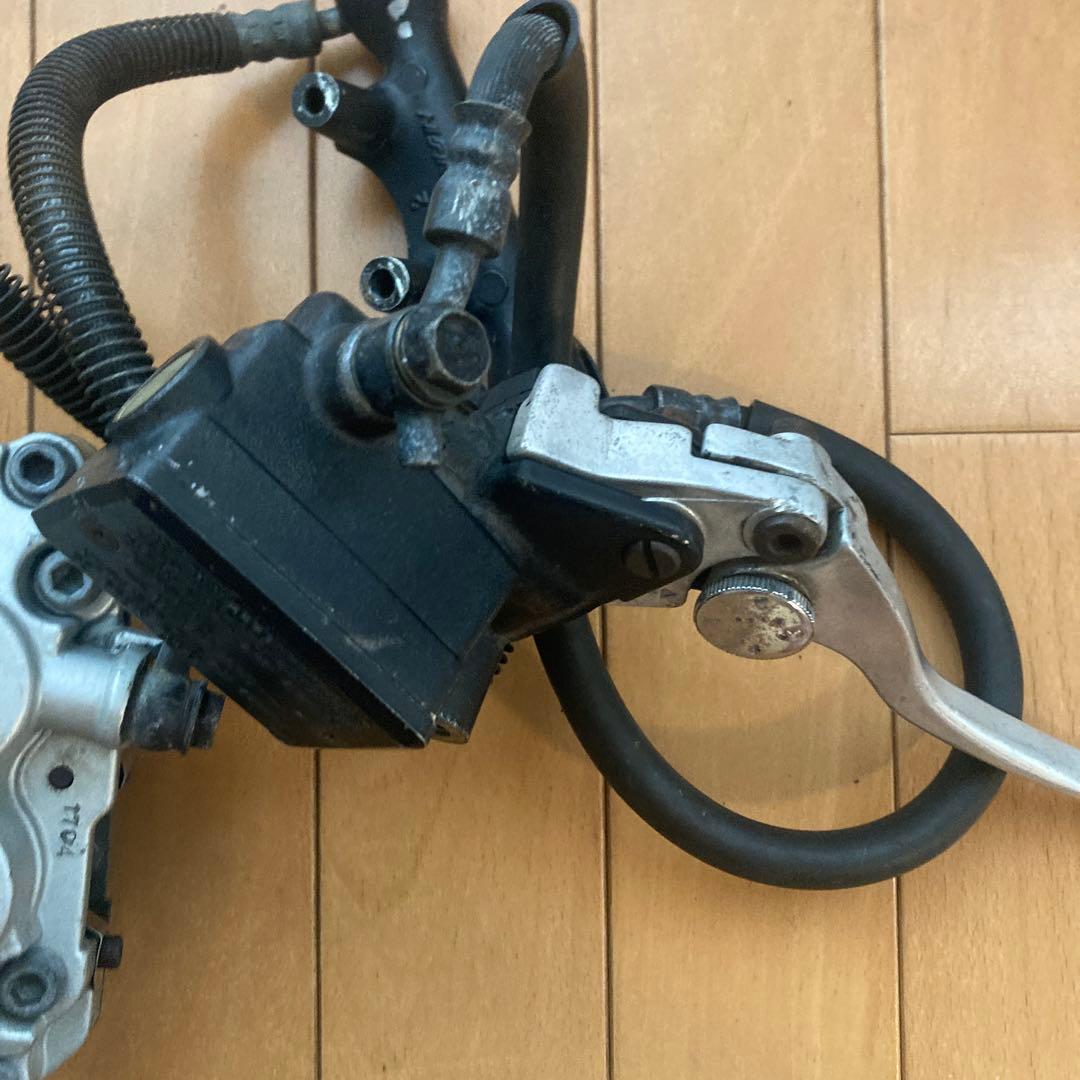 カワサキ　ゼファーχ フロントブレーキキャリパー