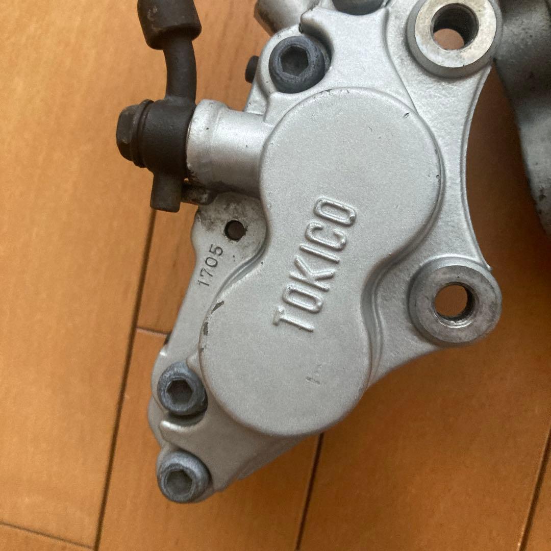カワサキ　ゼファーχ フロントブレーキキャリパー