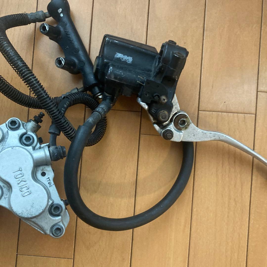 カワサキ　ゼファーχ フロントブレーキキャリパー