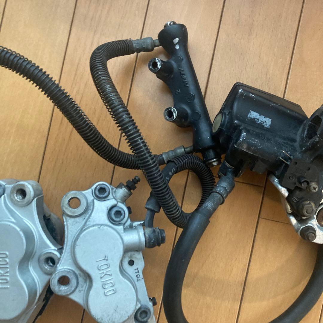 カワサキ　ゼファーχ フロントブレーキキャリパー