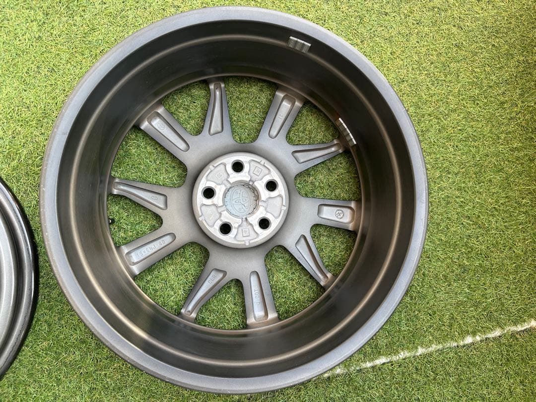 60 プリウス PHEV 2025年9月納車分　純正ホイール19インチ4本　希少