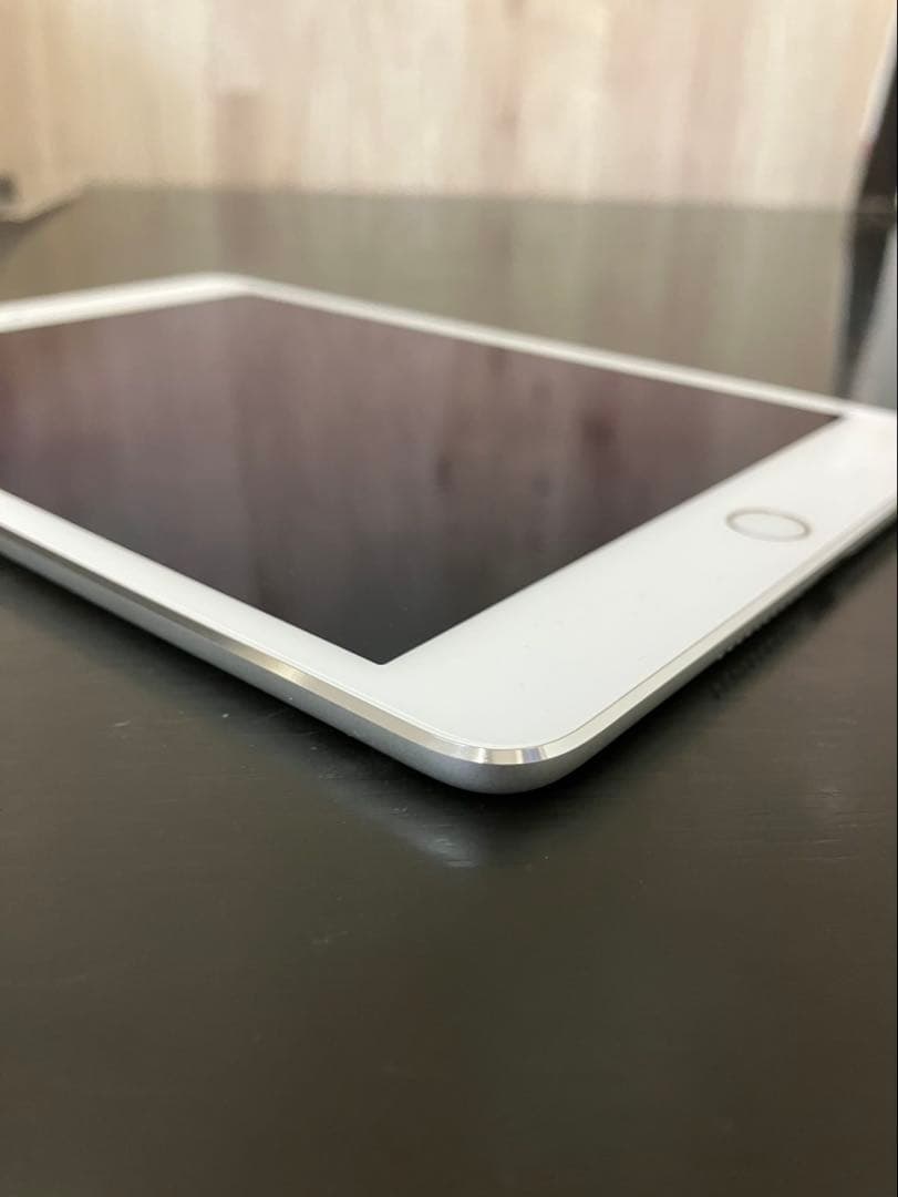 Apple iPad mini (第4世代) 128GB シルバー