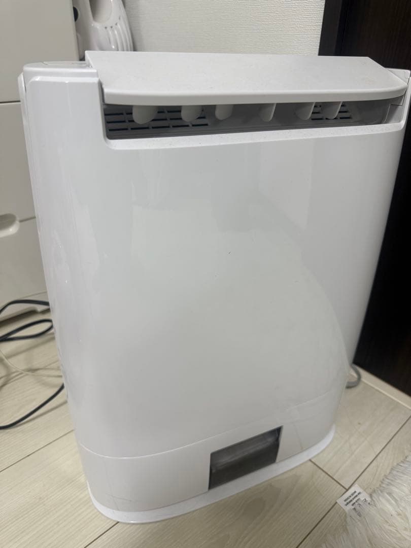 ホワイト 除湿機 ボタン式操作