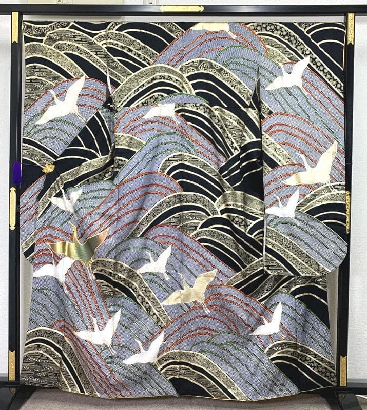 508z12.507u9 〇古典柄 振袖 金駒刺繍 金彩 地紋 鶴 波〇美品