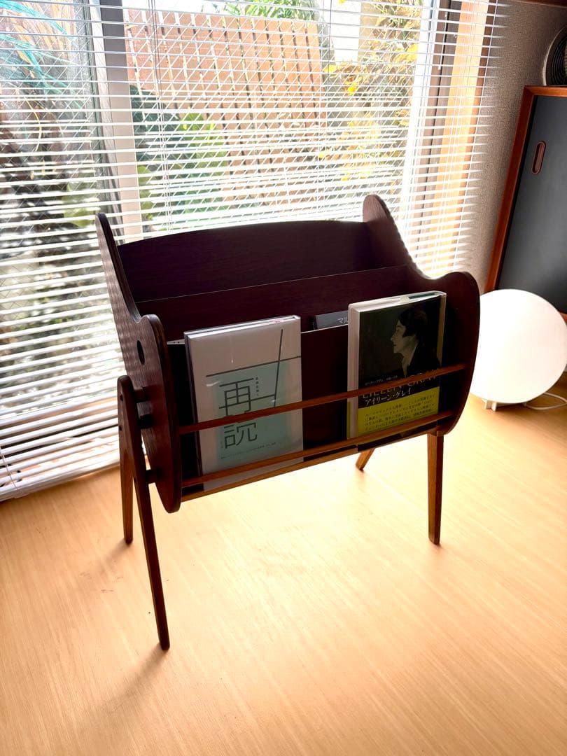 北欧家具　チーク製ヴィンテージマガジンラック