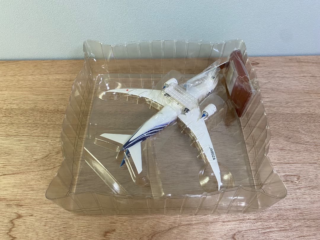 ANA B787-8 1/200 特別塗装 JA802A