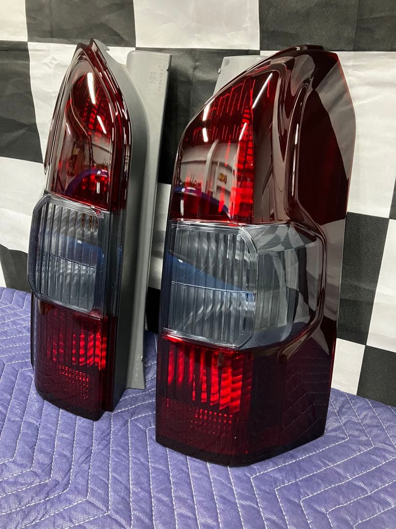 美品！！160 プロボックス純正テール サクシード 左右テールランプ 現行型