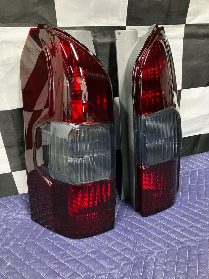 美品！！160 プロボックス純正テール サクシード 左右テールランプ 現行型