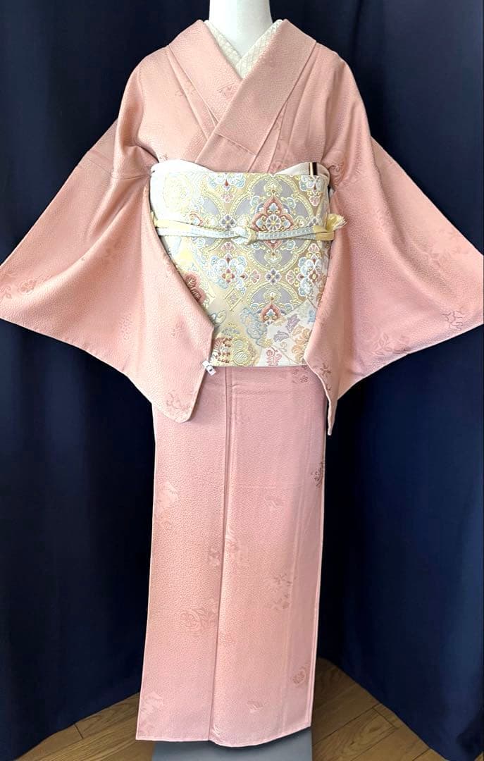 ★専用★【色無地】七宝と吉祥文の地紋意匠　　珊瑚色　名物裂花地紋　しつけ付き