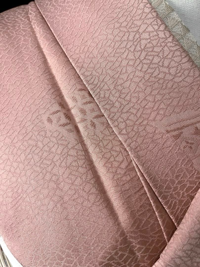 ★専用★【色無地】七宝と吉祥文の地紋意匠　　珊瑚色　名物裂花地紋　しつけ付き