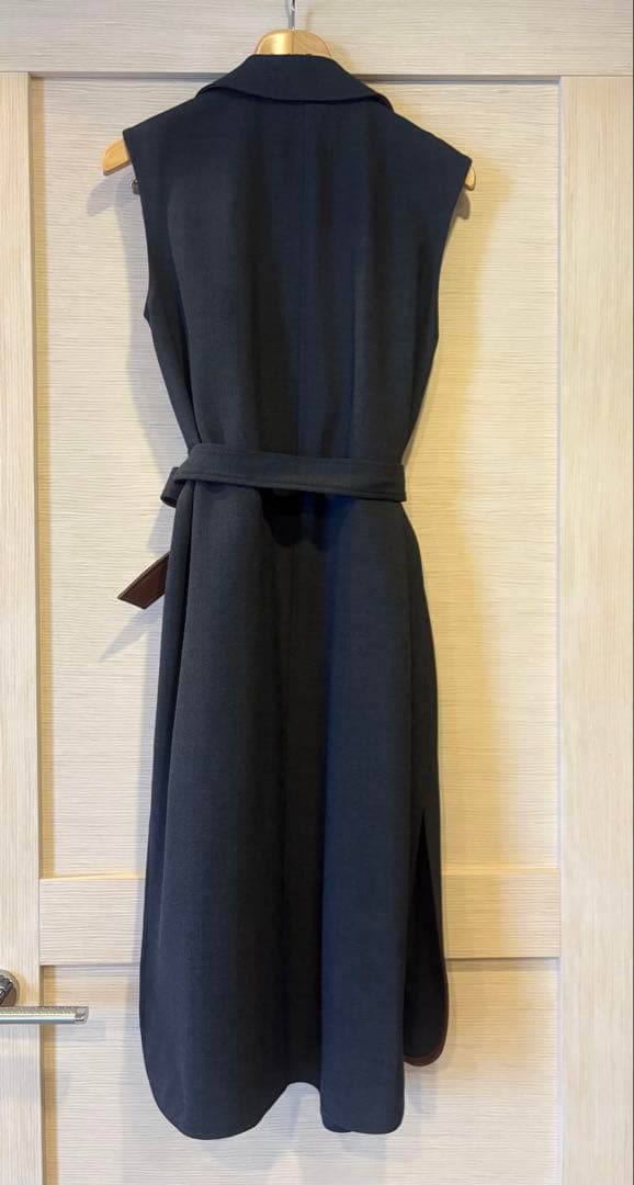 【AKKO様用】ブランド名　BEIGE／ダークグレー ジレ　サイズM