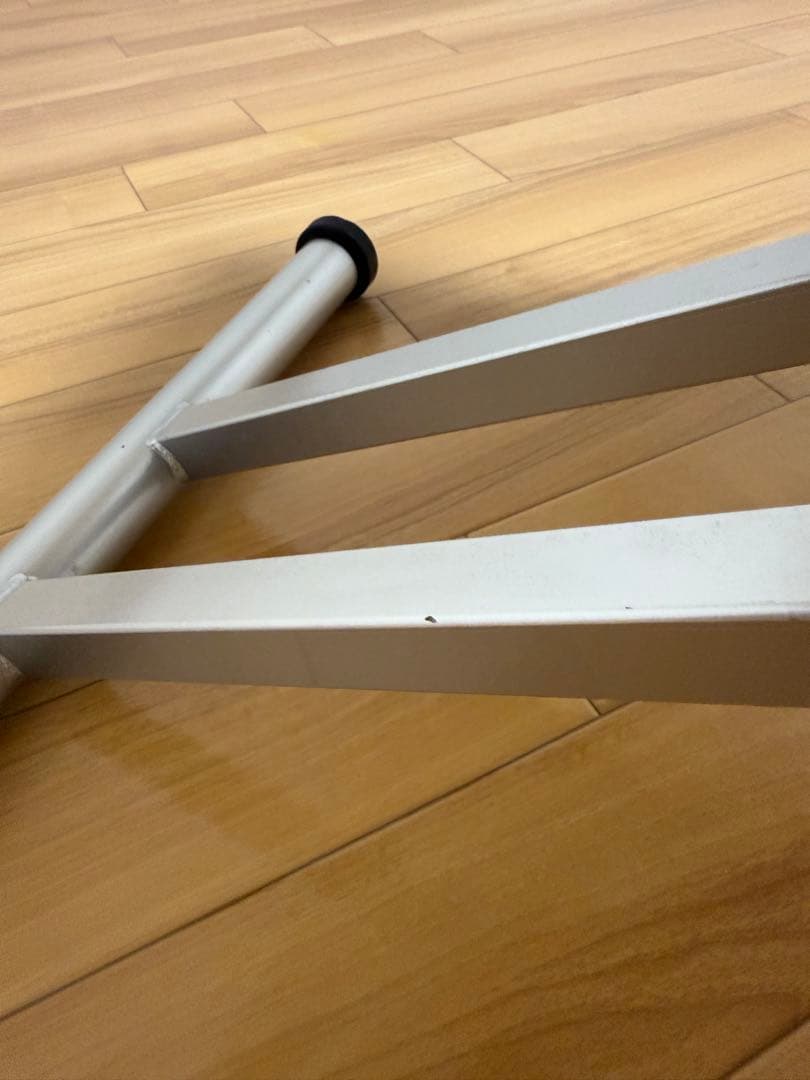 昇降式テーブル