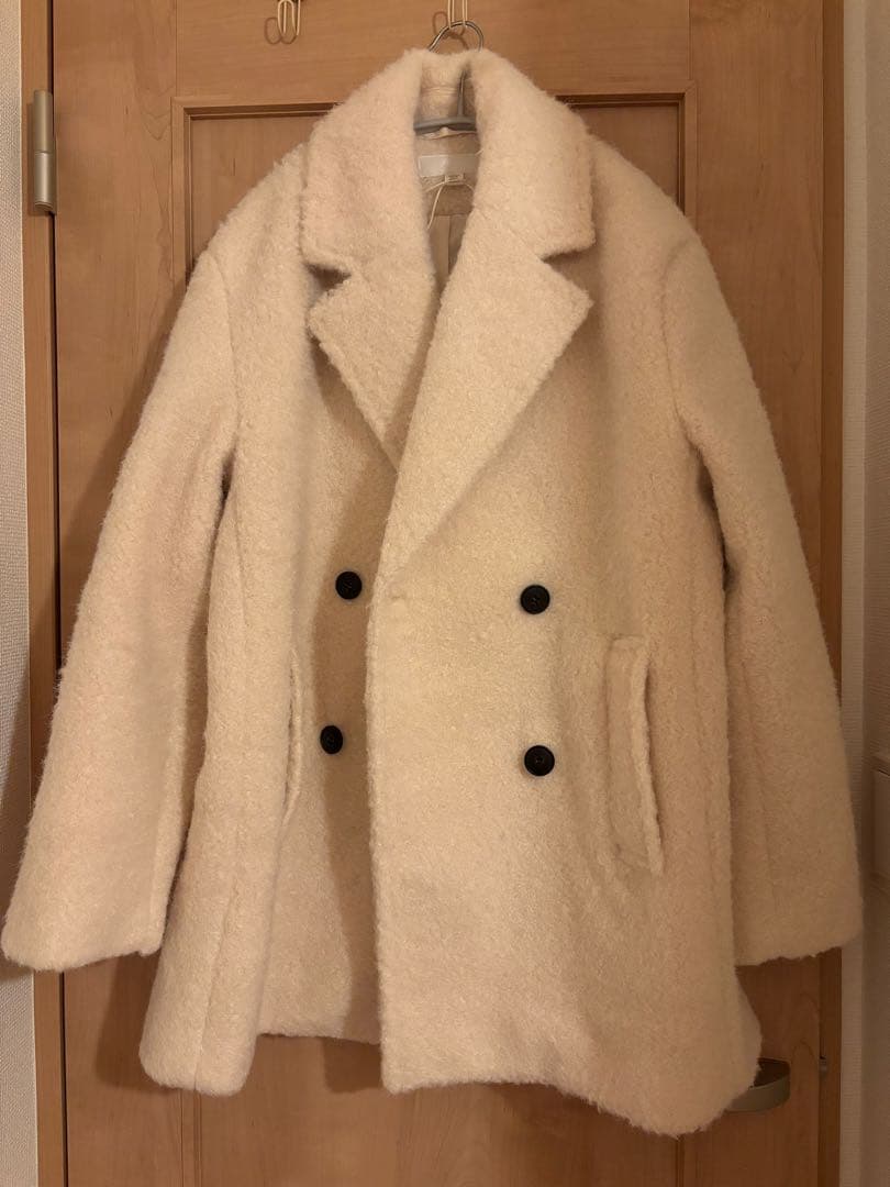 ZARA ブークレダブルブレストミディ丈コート