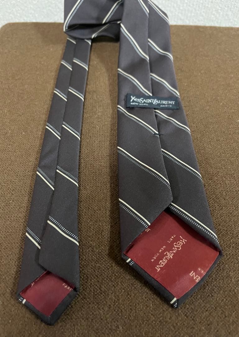 YSL PARIS NEW YORK イヴサンローランパリ　ネクタイ