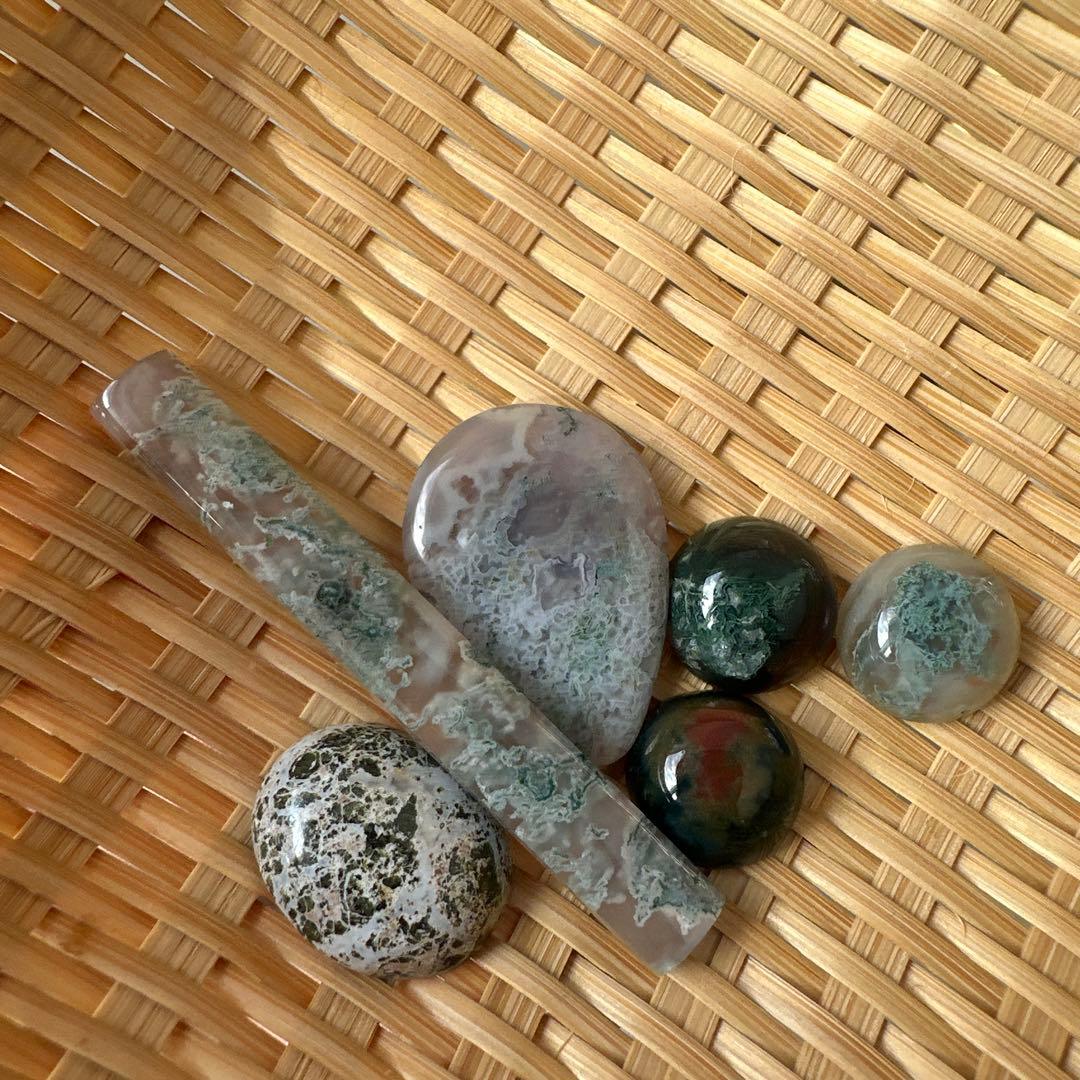 【ケイ様】津軽錦石　ルース　草入り瑪瑙　碧玉　サンダーエッグ　勾玉【おまけ付き】