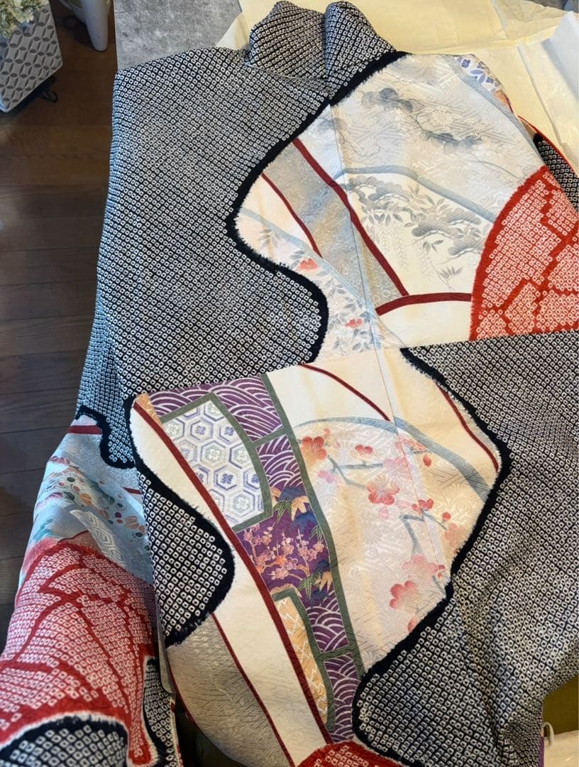 値下げ‼️⭐︎伝統的な和装スタイル⭐︎ 希少な総絞りの振袖・帯セット（購入時80万円）