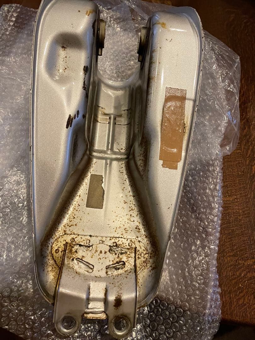 グラストラッカー　タンク