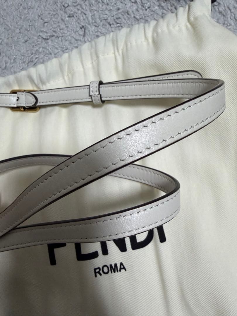 FENDI ホワイト ショルダーバッグ 保存袋付き