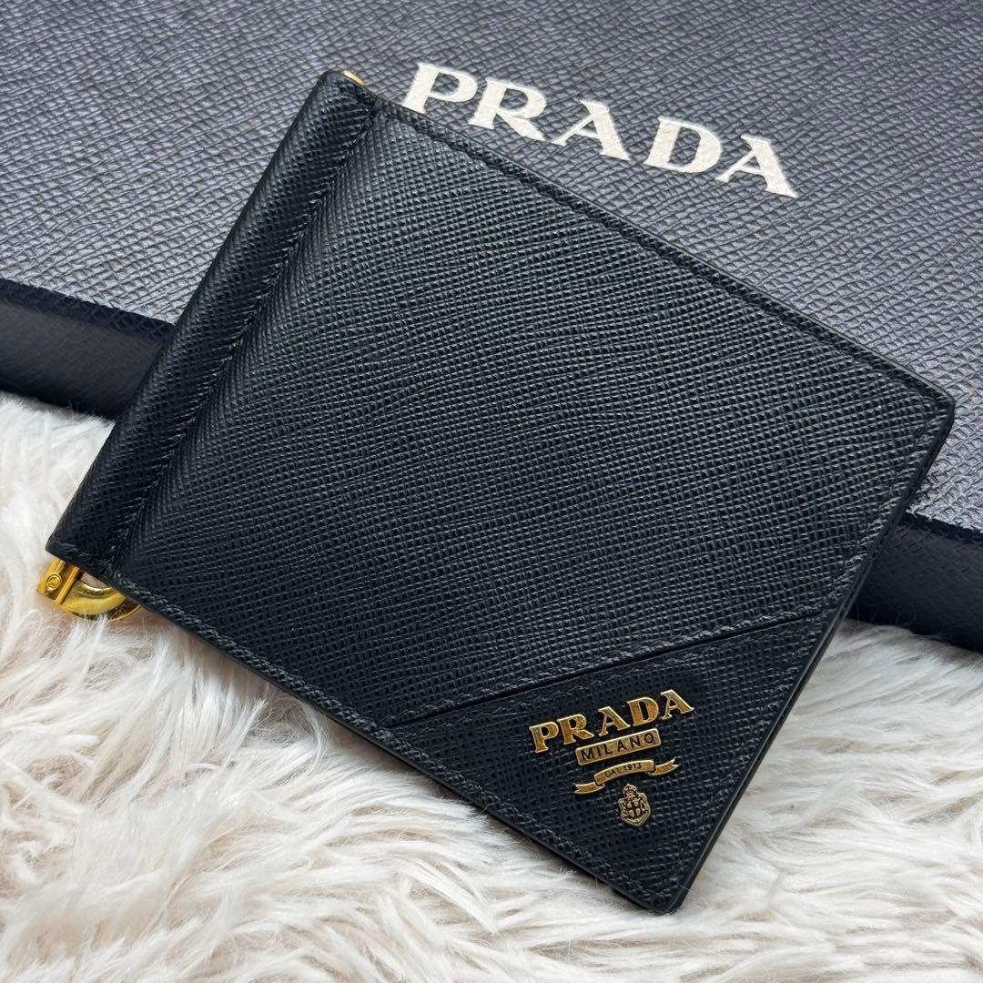 美品✨プラダ マネークリップ サフィアーノ メタルロゴ 折り財布 RFID 黒
