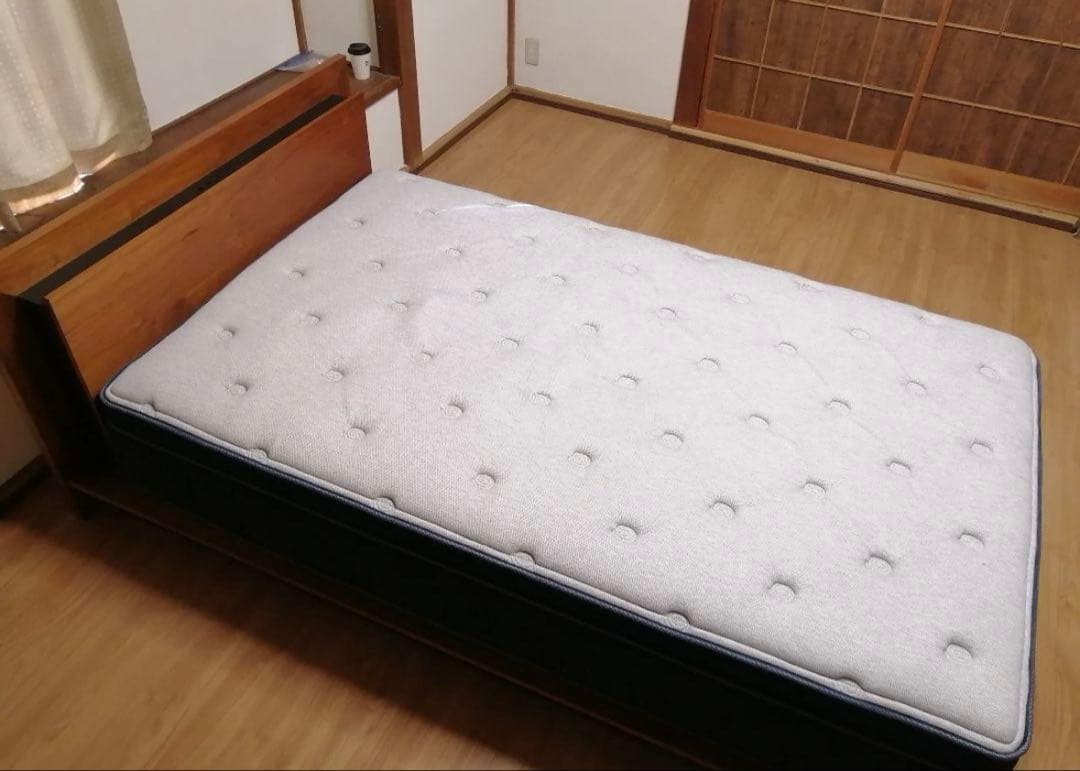 ニトリ セミダブルベッドフレーム＋高級マットレス 定価99,790万円