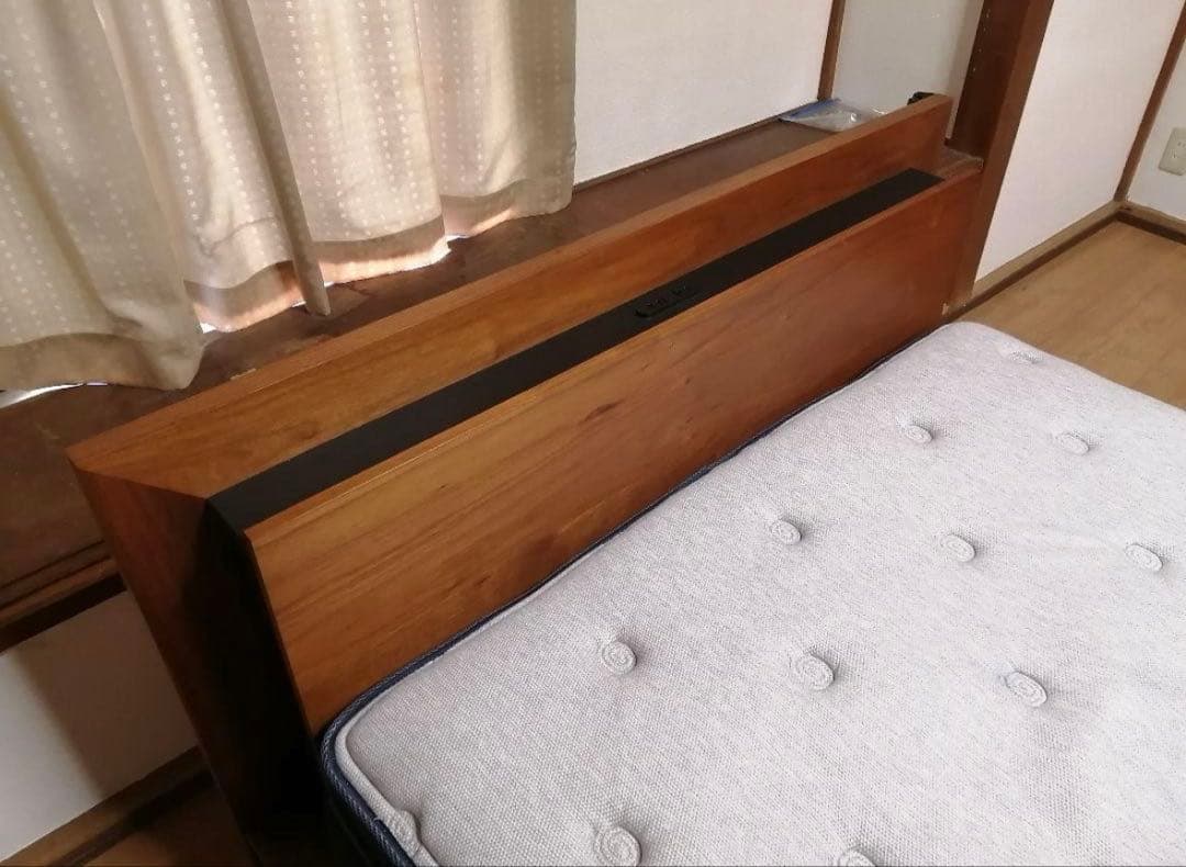 ニトリ セミダブルベッドフレーム＋高級マットレス 定価99,790万円