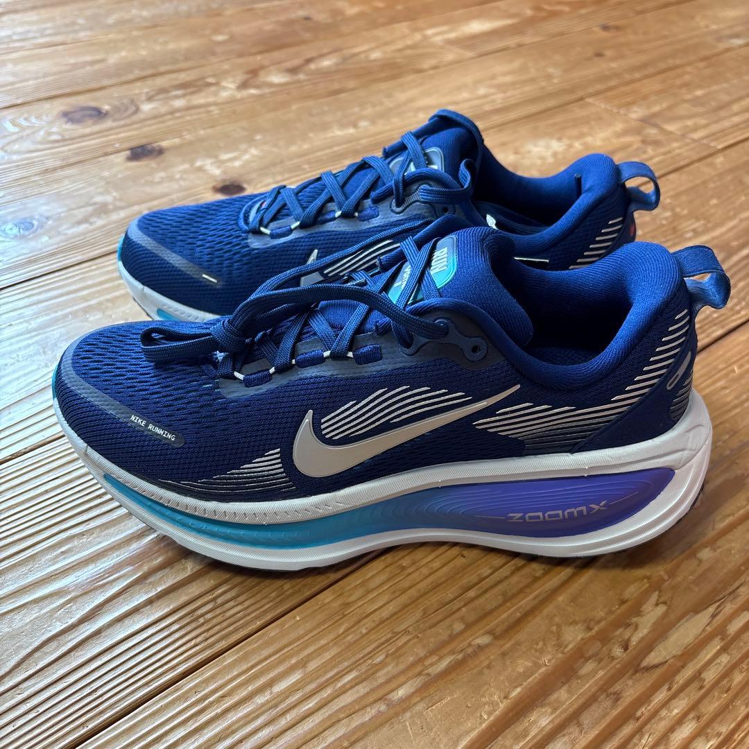 限定セール‼️ 新品　Nike Zoom VOMERO18 25.5cm