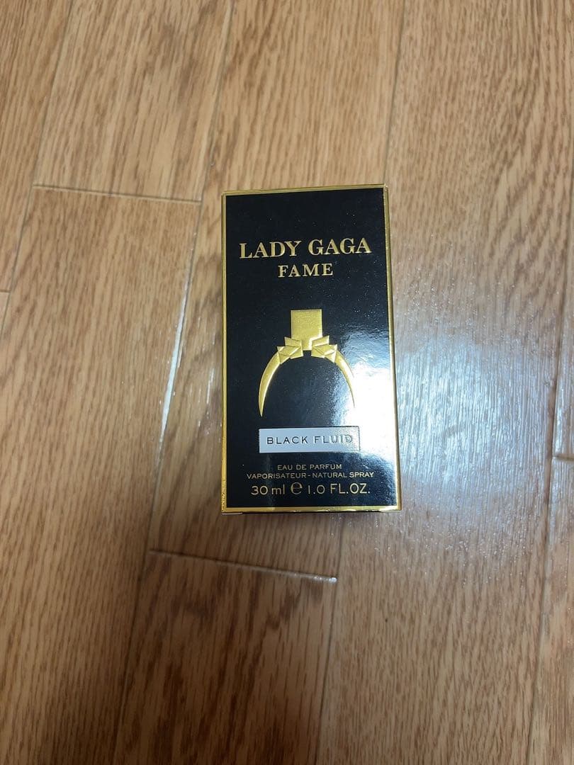 レディーガガ　香水　外箱あり