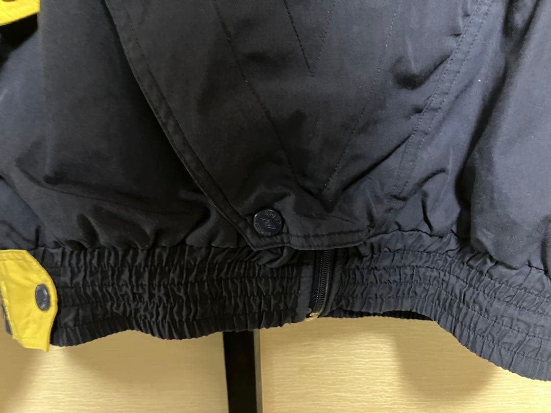 umbro スコットランド　ヴィンテージ　ナイロンジャケット　送料込み　古着