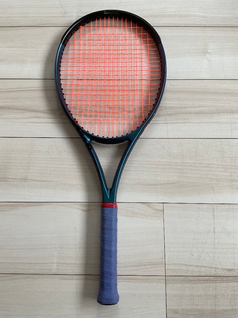 硬式用テニスラケット　Wilson　ultrav4