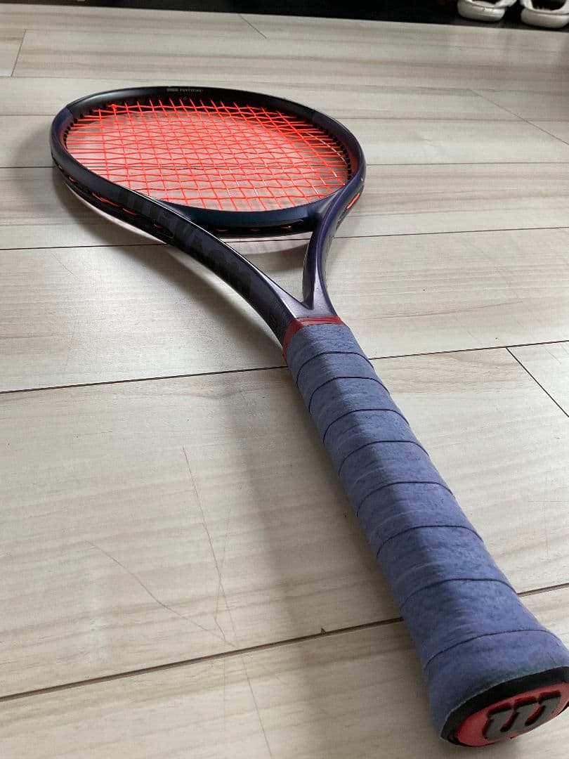 硬式用テニスラケット　Wilson　ultrav4